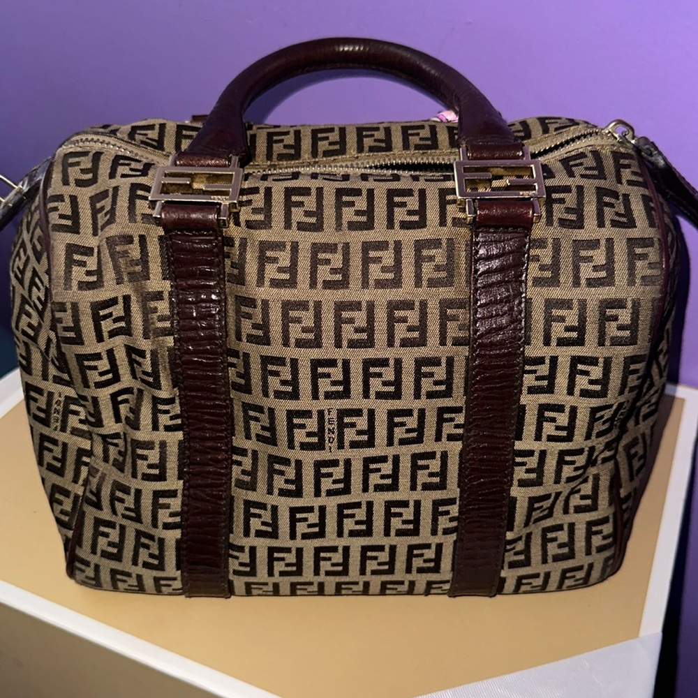 Vintage FENDI Boston Bag no callouts in excellent condition